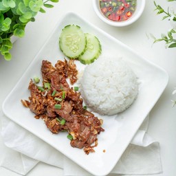 ข้าวเนื้อกระเทียม
