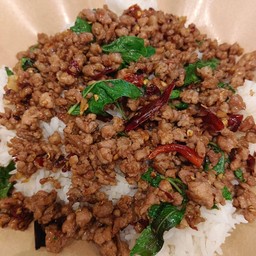 กะเพราหมูสับพริกแห้ง