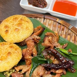 หมูแดดเดียว (Sun-Dried Fried Pork)