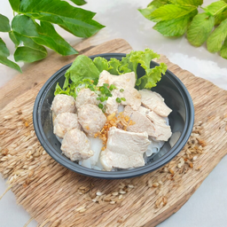 ก๋วยจั๊บ (หมูล้วนไม่เลือด)