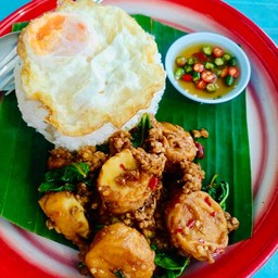 ผัดกะเพราเต้าหู้อ่อนราดข้าว(แถมฟรีไข่ดาว)