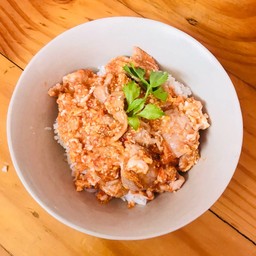 ข้าวหน้าสุกี้ไข่ข้นหมูนุ่ม
