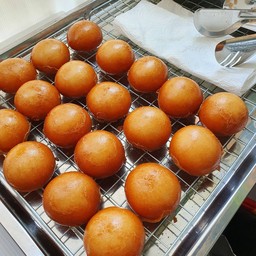 ซาลาเปาทอดไข่เค็มลาวา 8 ลูก