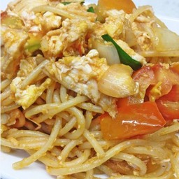 สปาเก็ตตี้ผัดไก่เนยสด