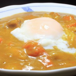 บะหมี่ราดหน้าแกงกะหรี่