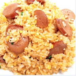 ข้าวผัดไส้กรอกรมควัน