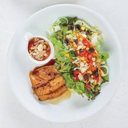 สลัดปลากะพงทอดน้ำปลา