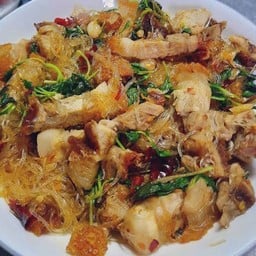 กะเพราวุ้นเส้น ราดข้าว