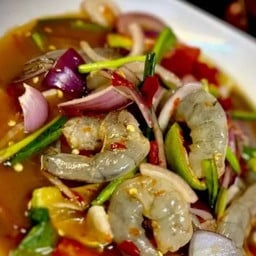 ยำกุ้งสดใส่น้ำปลาร้า
