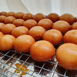 ซาลาเปาไข่เค็มลาวา 12 ลูก