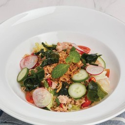 Tuna Wakame Spicy Salad