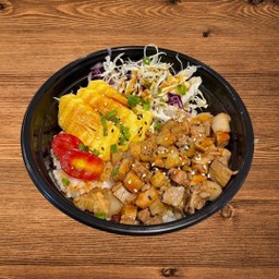 ข้าวหน้าหมูชาชูผัดซอส