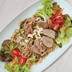 Spicy Pork Tenderloin Salad with Seaweed Konjac and Wakame