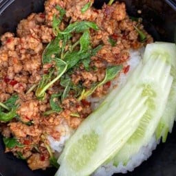 ซันซัน กะ-ผัด อาหารตามสั่ง และ น้ำปั่น ร่มเกล้า สาขาที่ 1