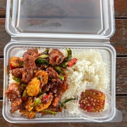 ข้าวผัดหมูสามชั้นอดครบรส