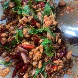 ข้าวราดกะเพราคั่วแห้ง