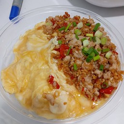 ไข่ข้นหมูคั่วพริกเกลือ ราดข้าว