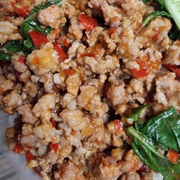 กะเพรา หมูสับ (กับข้าว)