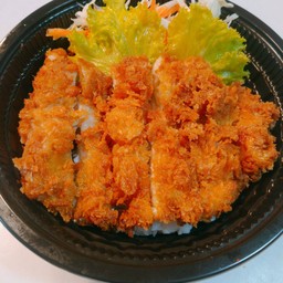 ข้าวหน้าไก่ชุบเกล็ดขนมปังทอด