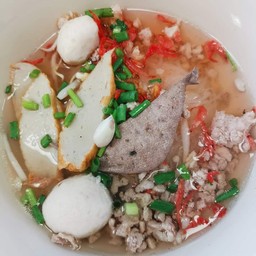 ก๋วยเตี๋ยวหมูน้ำใส