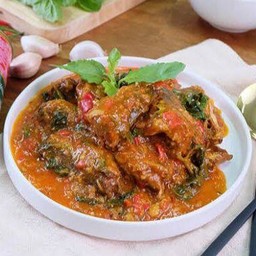 กะเพราปลากระป๋อง (กับข้าว)