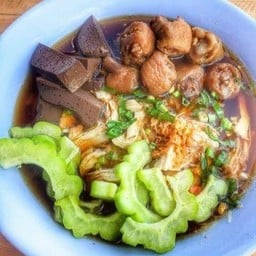ก๋วยเตี๋ยวไก่มะระ