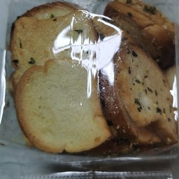 ขนมปังกรอบ (เนยแท้กระเทียม)
