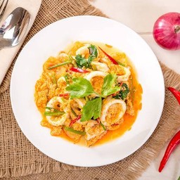 E28 หมึกผัดผงกะหรี่