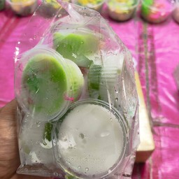 วุ้นสลิ่มกะทิใบเตย