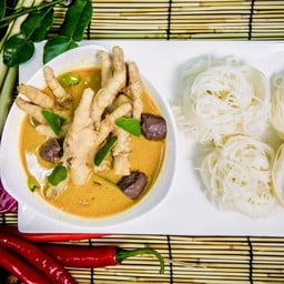 ขนมจีนน้ำยากะทิซุปเปอร์ไก่