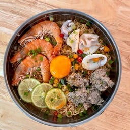 [อร่อยซ่ากับโค้ก] มาม่าหม้อไฟทะเล +  โค้ก ออริจินัล 500ml