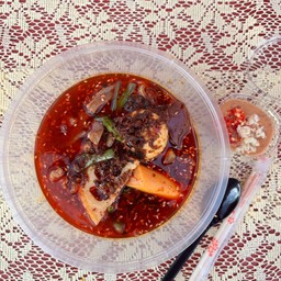 น้ำซุปหม่าล่าผสมน้ำดำ + น้ำจิ้ม