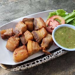 หมูสามชั้นทอดน้ำปลา