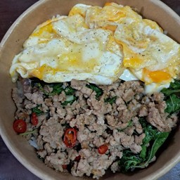 ข้าวไข่ข้น กระเพราหมูสับ