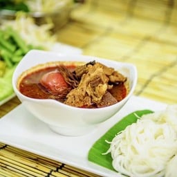 ขนมจีนน้ำเงี้ยวกระดูกหมู