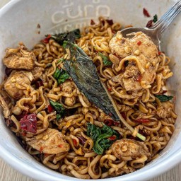 ผัดกะเพรามาม่าหมูชิ้น