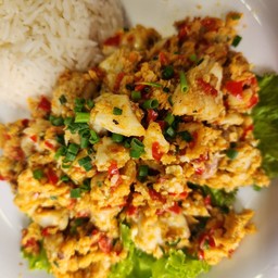 Lump Crab [Stir-Fried Egg] With Chili And Salt [Topped With Rice]