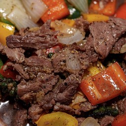 เนื้อโคขุนผัดพริกไทยดำ