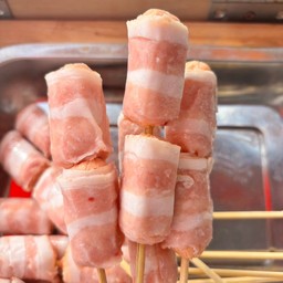 เบคอนพันไส้กรอก