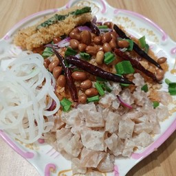 แหนมคลุก