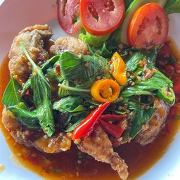 ปลาเก๋าราดพริก (แบบชิ้น)