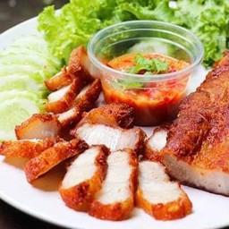 สามชั้นทอดน้ำปลา