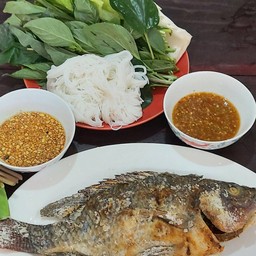 ตึกแดงเมี่ยงปลาเผา