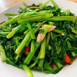 ผักบุ้งไฟแดง