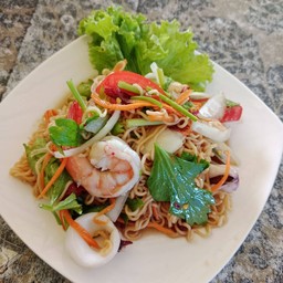 ยำมาม่าทะเล
