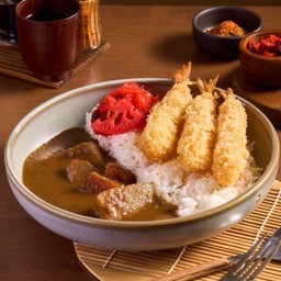 ข้าวแกงกะหรี่กุ้งชุบแป้งทอด