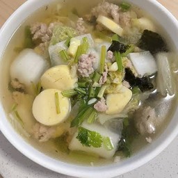 ต้มจืดเต้าหู้ไข่หมูสับสาหร่าย + ข้าวสวย