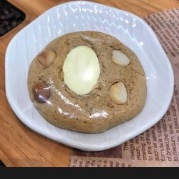 White Choc Macadamias Cookie