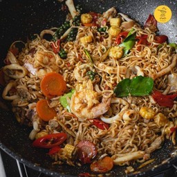 มาม่าผัดขี้เมาทะเล