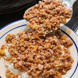 ข้าวหมูสับกระเทียม